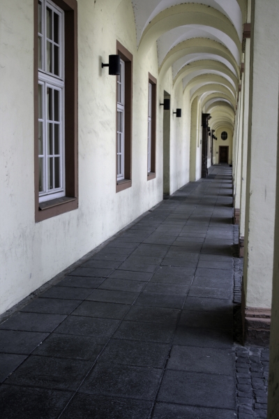 Durchgang-Unteres Schloss - (c) L Lammers.jpg